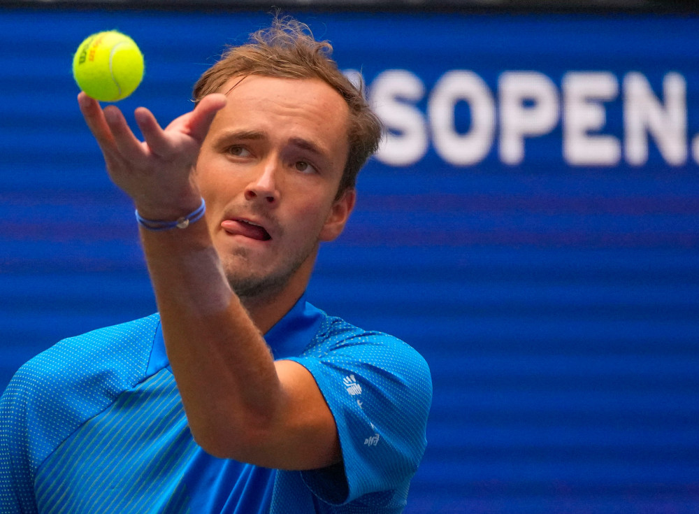 成鲜明对比 成鲜明对比