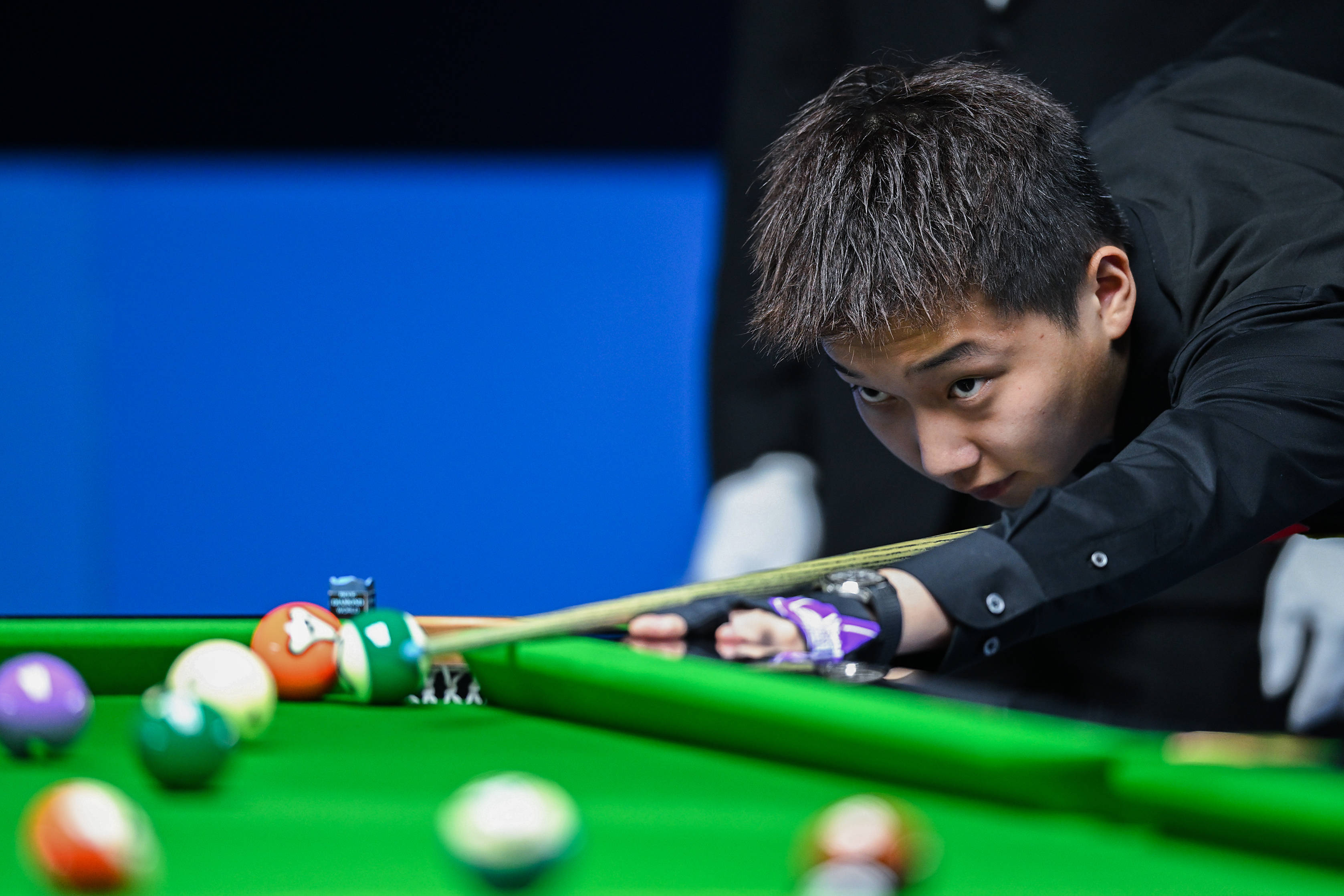 同时也拉近 同时也拉近