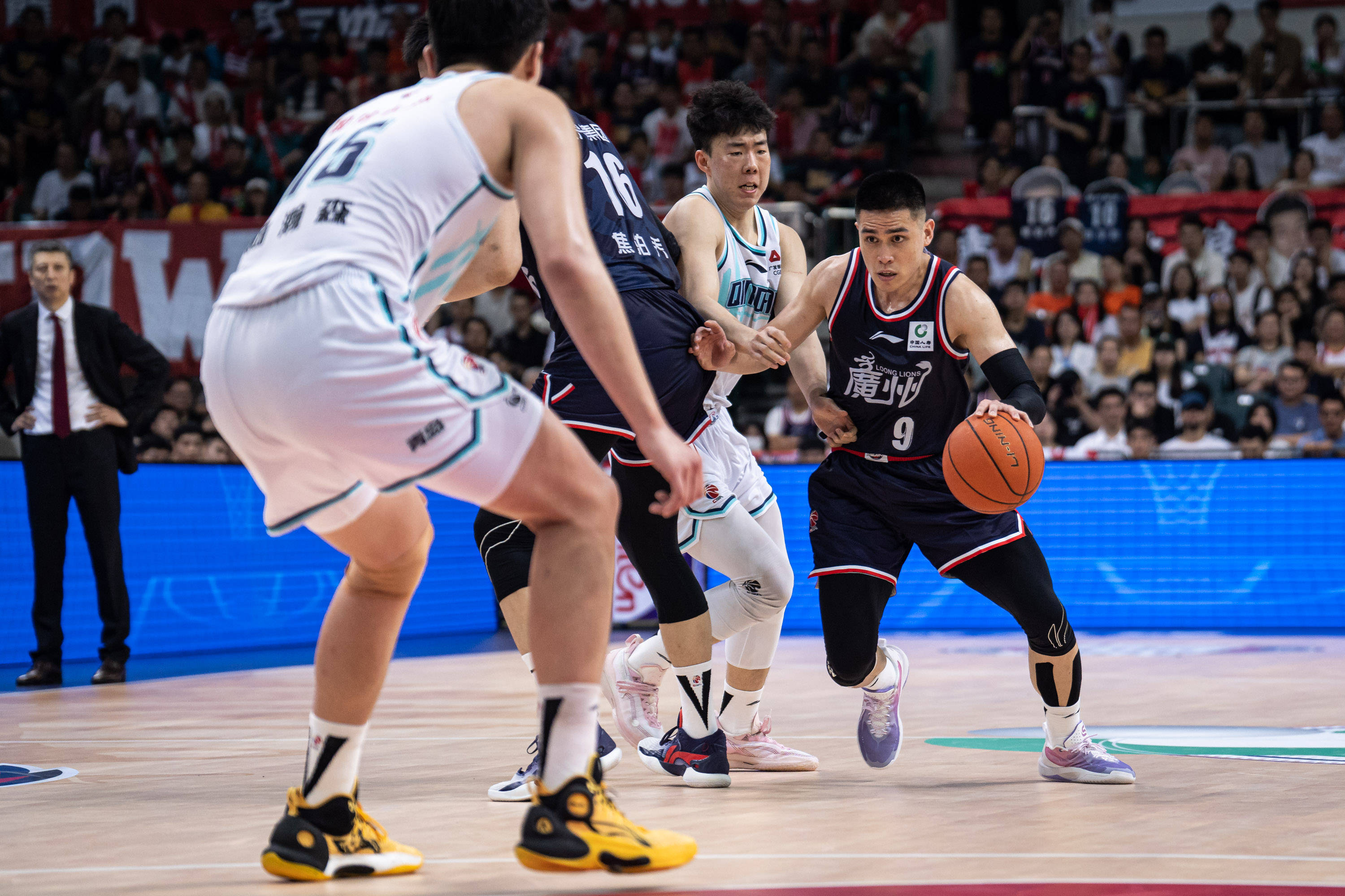 形成防线混 形成防线混