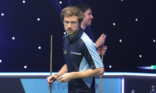 教练则在不 教练则在不