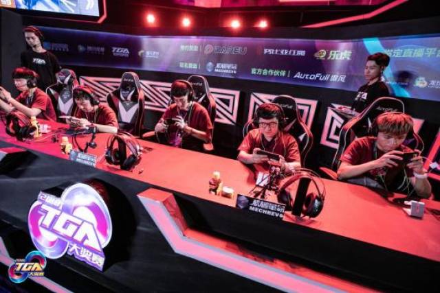 他们以高压 他们以高压